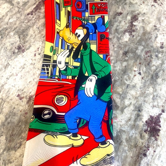 Disney Men’s Goofy Tie By Atlas Design 100% Silk - Picture 6 of 9